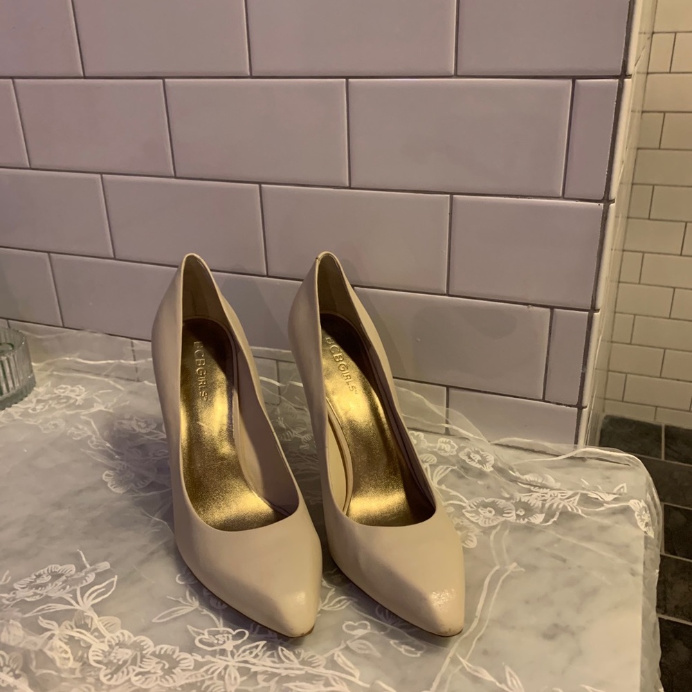 Shoes - Picture 2 of 3